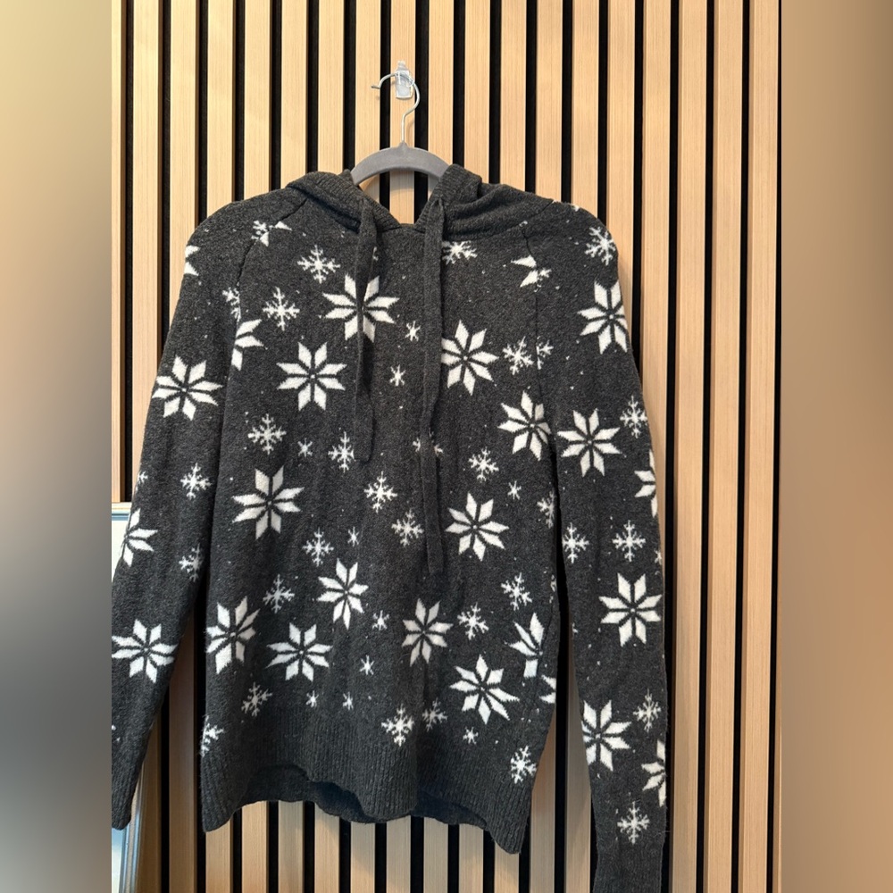 NWT - Loft -Gray Snowflake Patterned Sweater